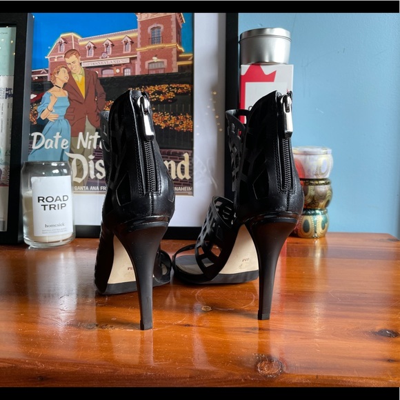 BCBG Maxazria heels - Picture 4 of 7